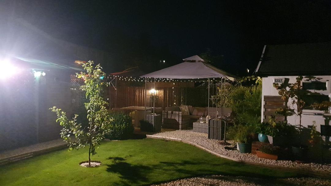 Sally'S Bed And Breakfast Λούτον Εξωτερικό φωτογραφία
